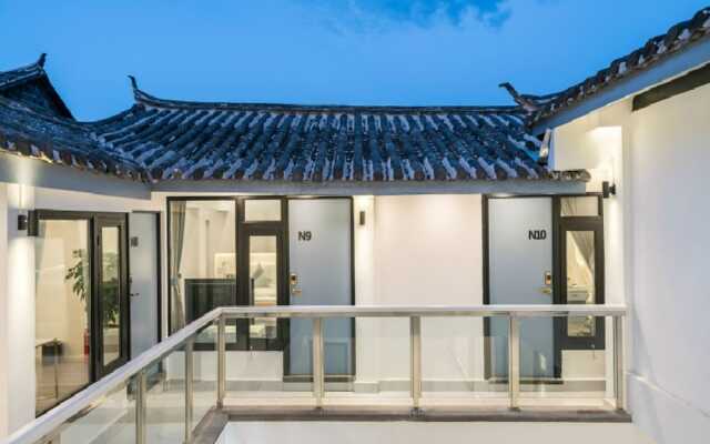 Wuhua Yishu INS Inn Lijiang