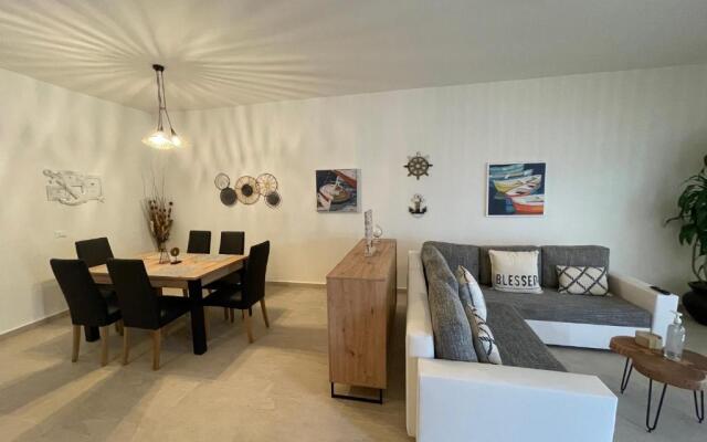 The View Condo No2 'The Emmanuel'