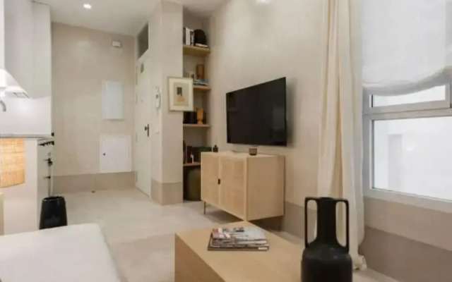 Elegant Neptuno-cortes Apartment for 2 People