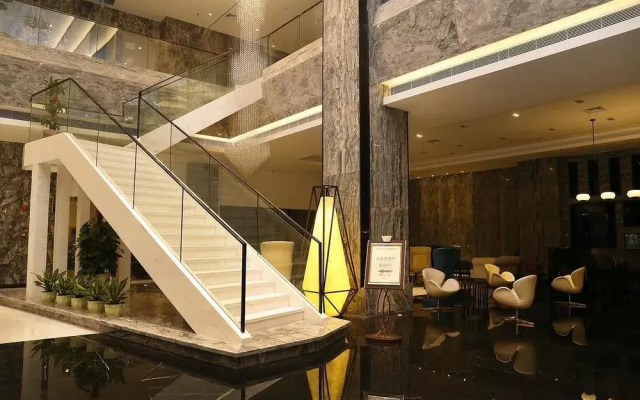 Green Oriental Hotel (Shenzhen Pinghu South China City Hehua subway station)