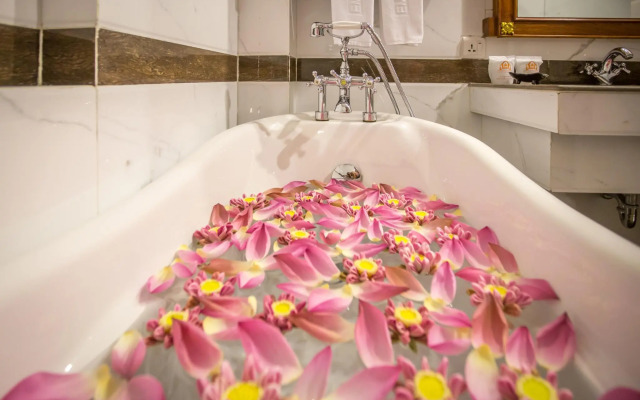 Empress Residence Resort & Spa