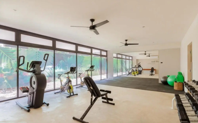 Modern Studio Breathtaking Pool GYM Fast Wifi Concierge, Tulum