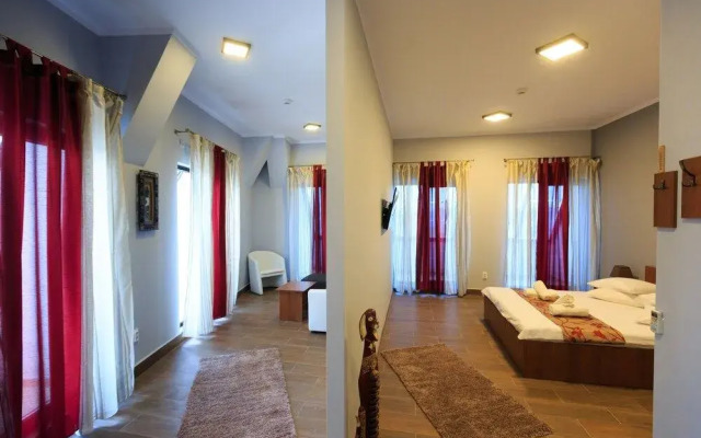 Corner Center Rental