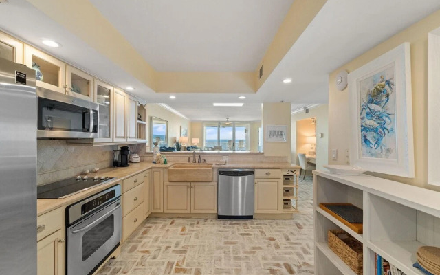 Seaspray East 825-gulf Front