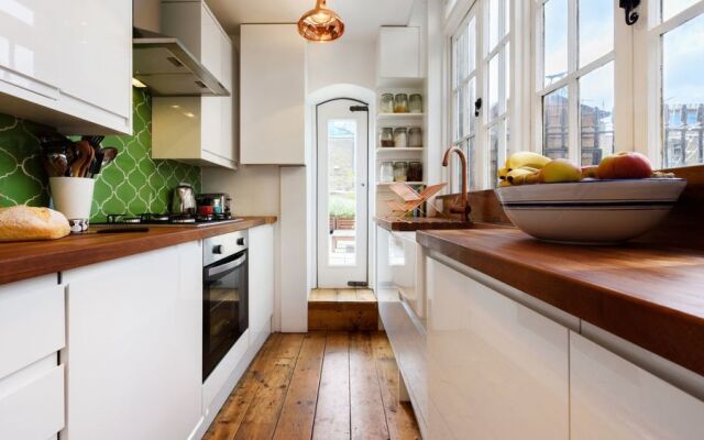 Urban Central London 2BR with Roof Terrace!