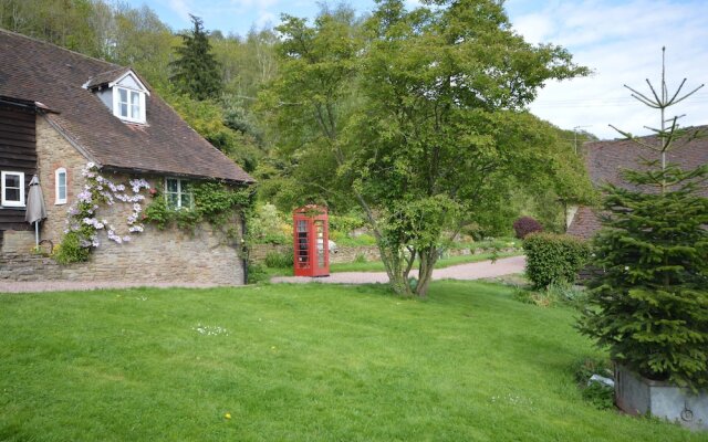 Whitewells Farm Cottages