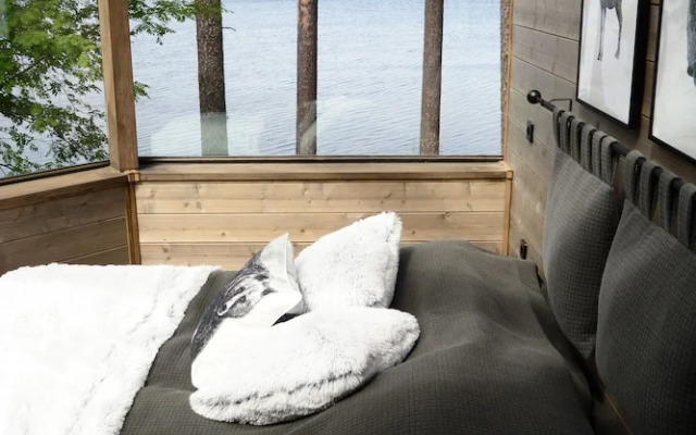 Revontuli Resort Glass Igloos