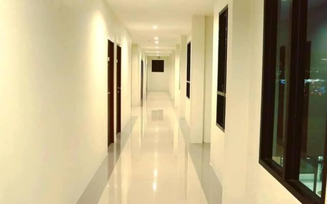 The Hub Suratthani Hotel
