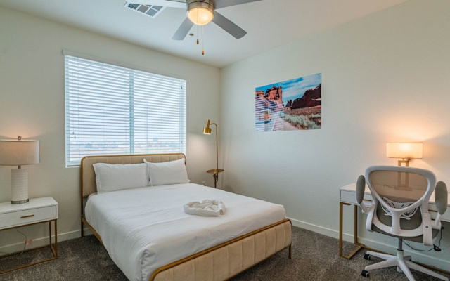 Sleek Stay 4mins to State Farm Stadium
