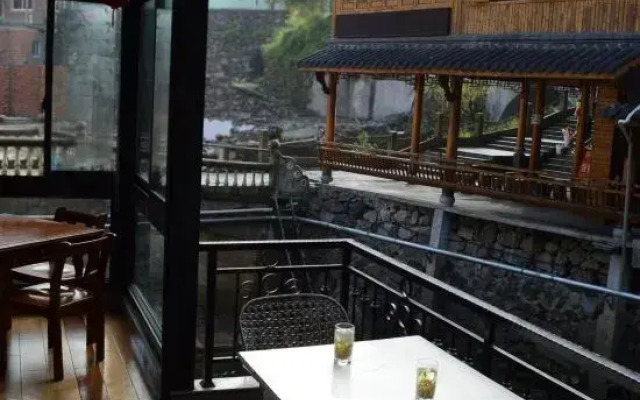 Anji Daxi Hotel