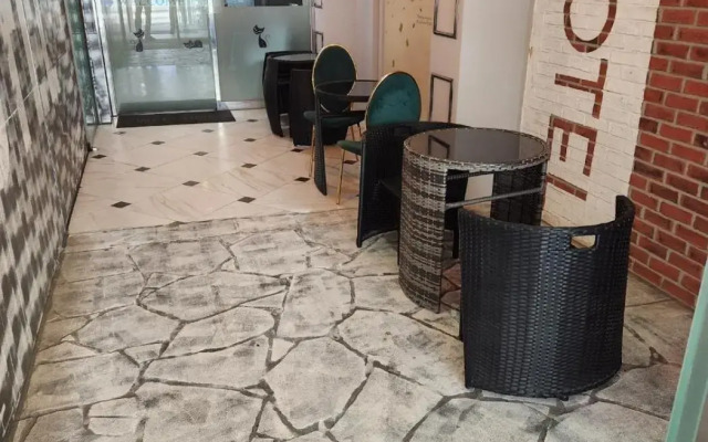 Y Hotel