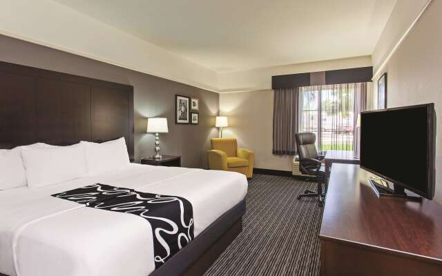 La Quinta Inn & Suites by Wyndham Santa Clarita - Valencia