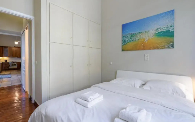 A Beautiful 2 bdr House in the Heart of Plaka