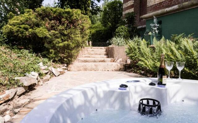 La Villa de l'Etoile jacuzzi privé chauffé à 37°C