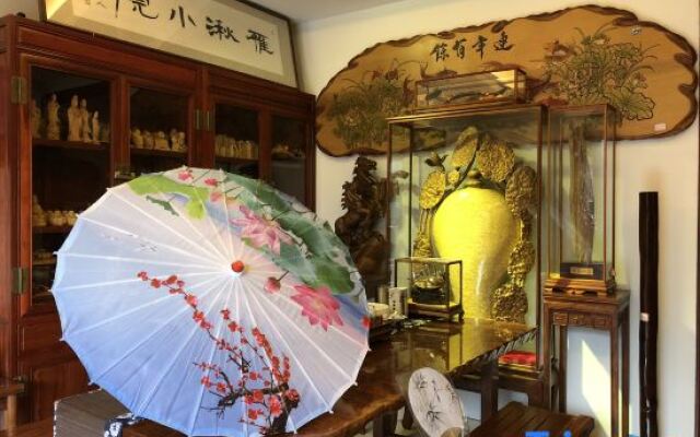 Yaqiu Courtyard Featured Hostel