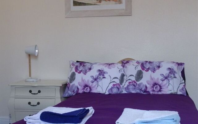 Sea Dogs Guest House