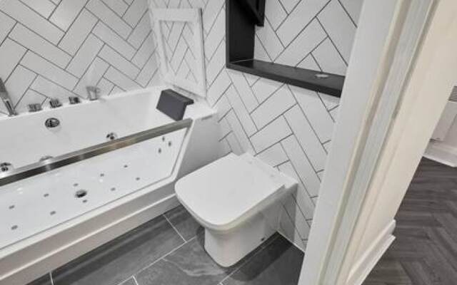 Host Stay Queen Square Hideaway