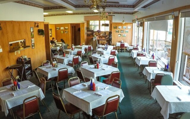 Lake Crest Inn