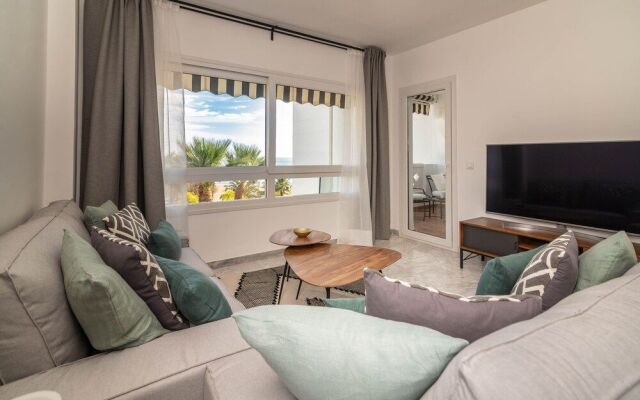 Whispering Palms Apartment