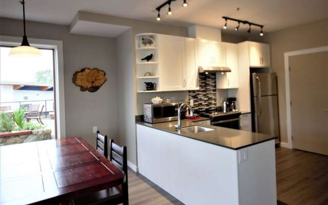 Whiskey Landing Lodge