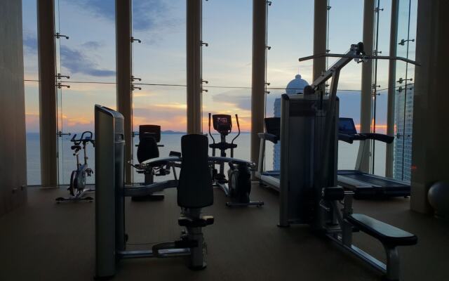 Riviera 1BR Sea View 2605 by Pattaya Holiday