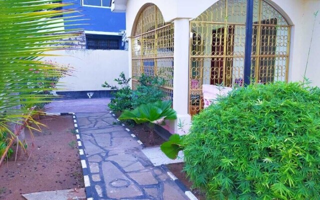 Stay.Plus Mtwapa Holiday Home