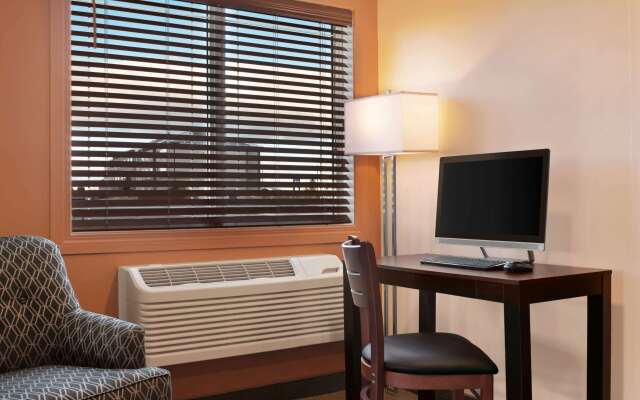 Travelodge by Wyndham Pincher Creek