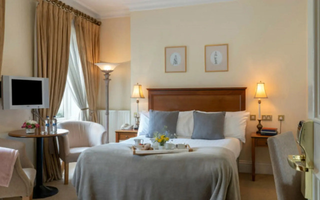 Headfort Arms Hotel