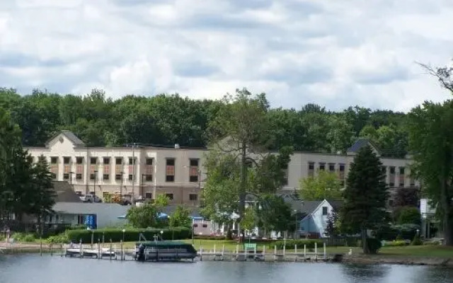 Chautauqua Suites