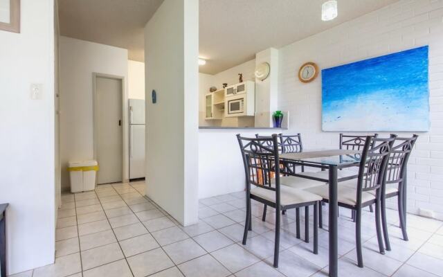 Villa Ellisa, Unit 1/10 Columbia Close