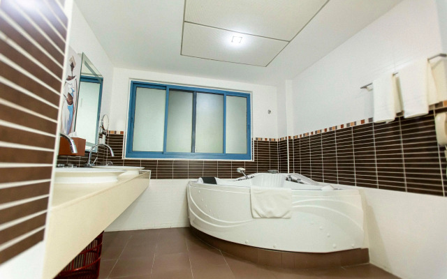 Best Western Premier Accra Airport Hotel