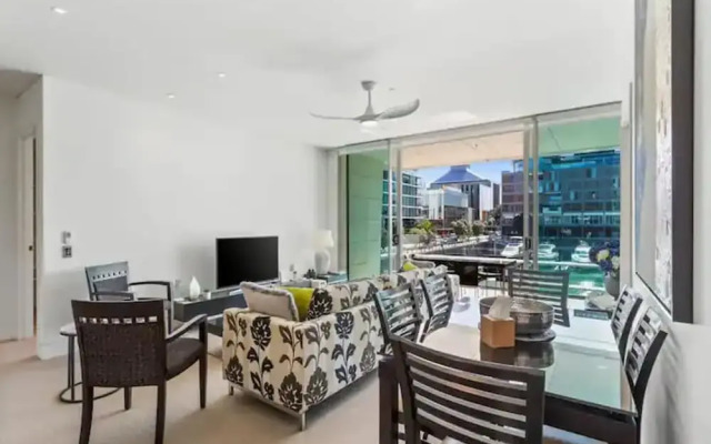 Gorgeous 2 Bedroom - Wynyard Quarter! Free Parking