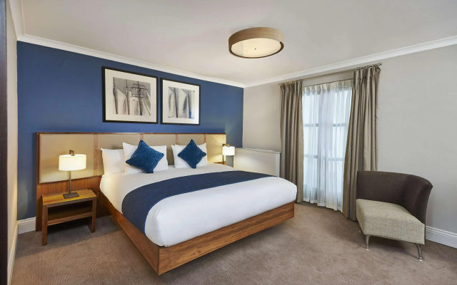 a&o London Docklands Riverside Hotel
