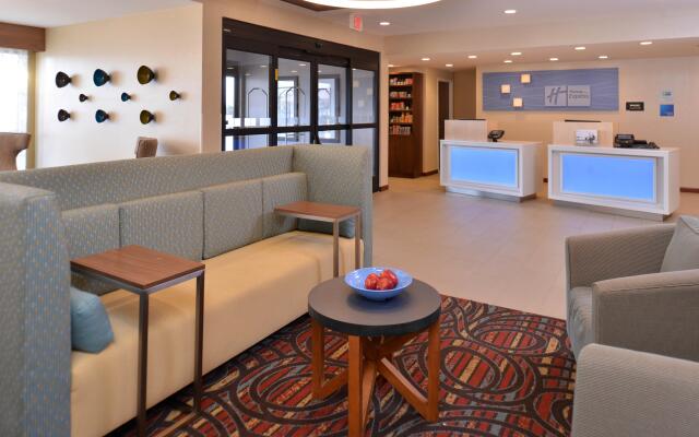Holiday Inn Express & Suites Lonoke by IHG