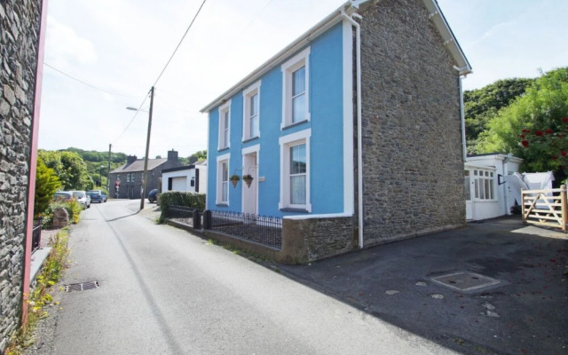 Holiday Home Bro Aeron