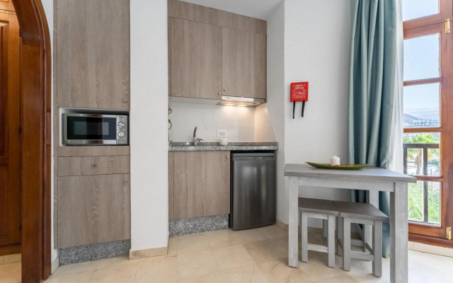 Klayman Olivina Aparthotel