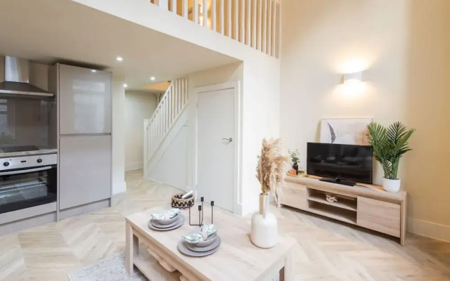 Host Stay Athenaeum House