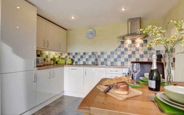 Charming apartment in Bampton with Jacuzzi