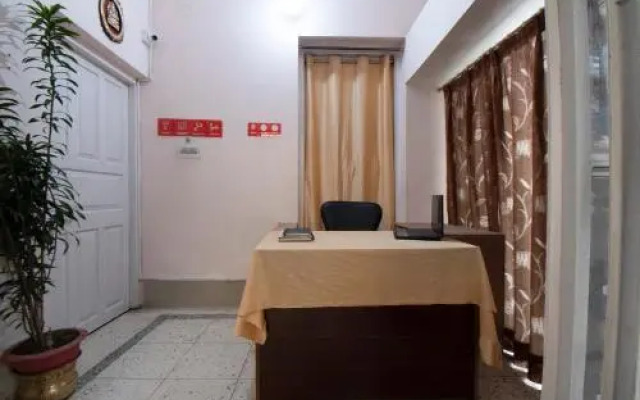 Chandra Manor by OYO Rooms