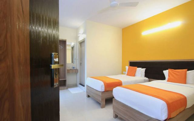 OYO 9605 Hotel Golden Inn