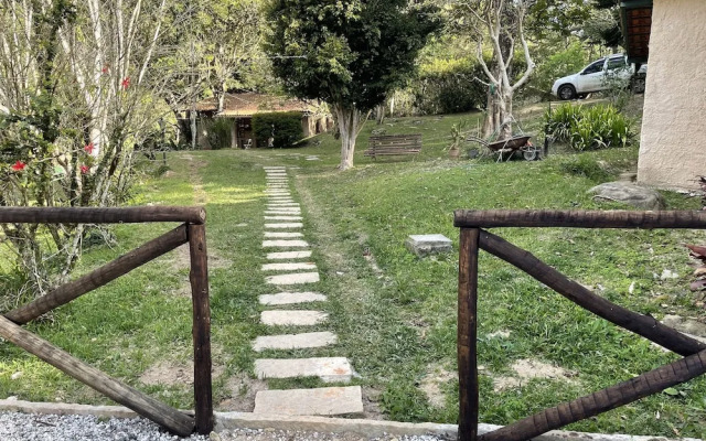 Casinha no sítio Calmamente