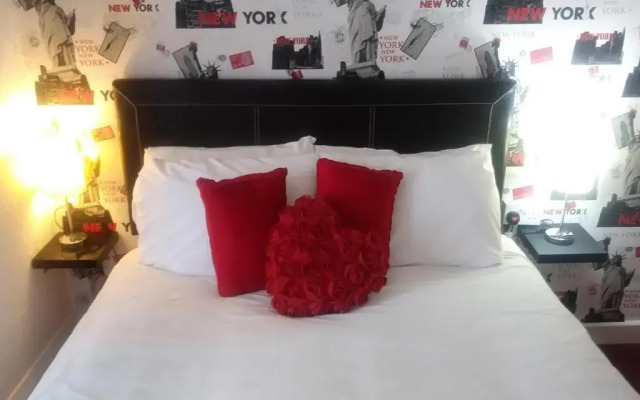 Benson Hotel - Small Families & Couples only