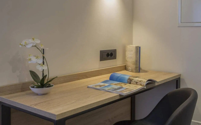 Tourist Hotel