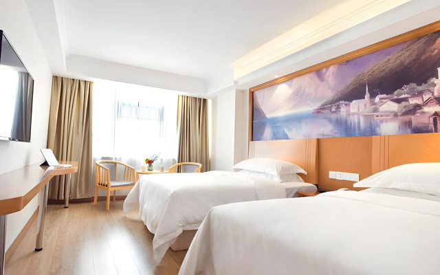 Vienna Hotel Chengdu Chunxi Road Tianfu Plaza Subway Station – Guest Rooms – Chengdu
