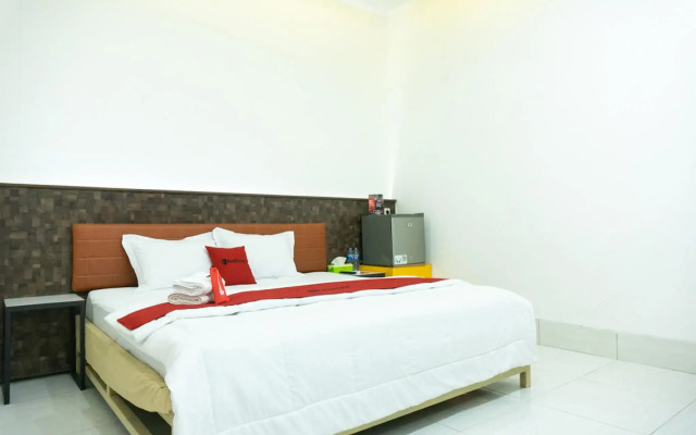 RedDoorz Plus @ Ende City Center