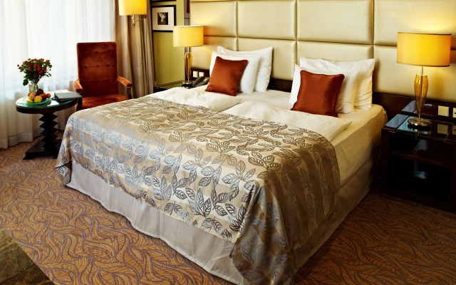 Hotel Kings Court - фото 3