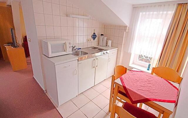 St Michael, FW 1PP am Haus