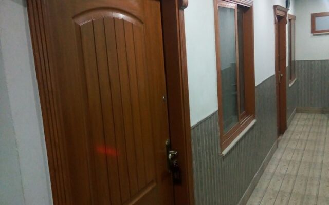 Hotel Kashmir Inn