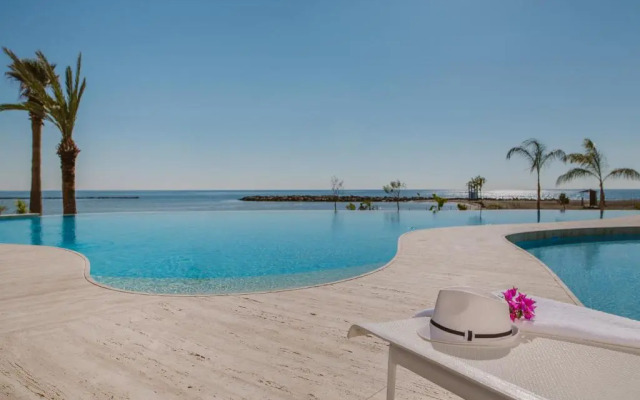 Lenios Beach Hotel