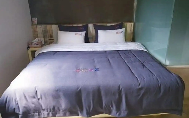 Cube Hotel